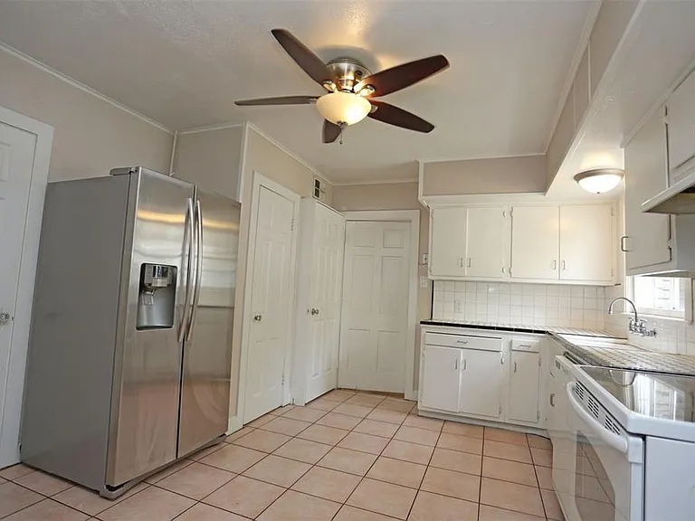 5625 Jackson St — Photo 7