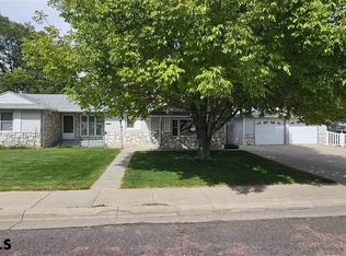 1340 T St, Gering, NE 69341