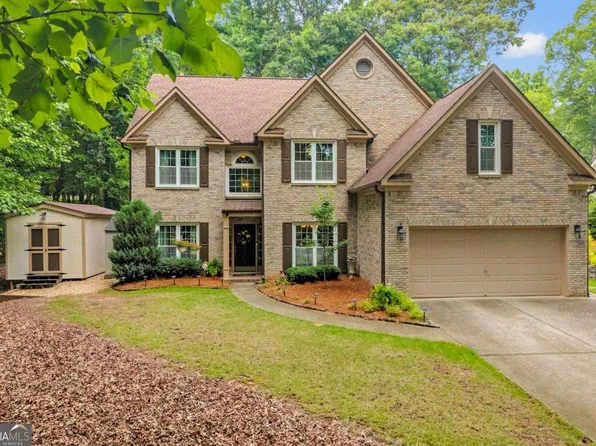 5724 Newberry Point Dr, Flowery Branch, GA 30542