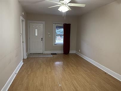 2nd image of 1539 Gladstone Ave #10699097
