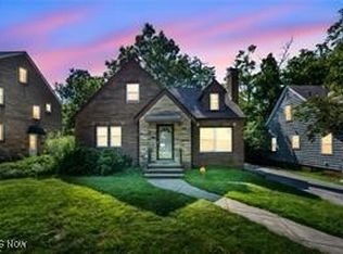 2010 E 221st St, Euclid, OH 44117