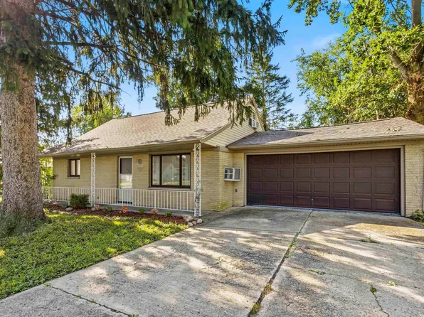2624 Garden Park Dr, Fort Wayne, IN 46825