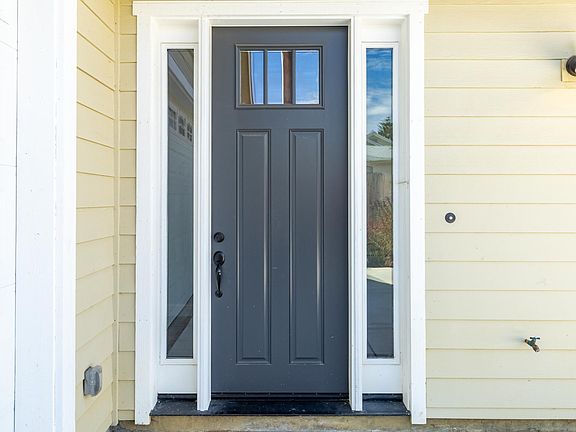4th image of 155 Rosita St