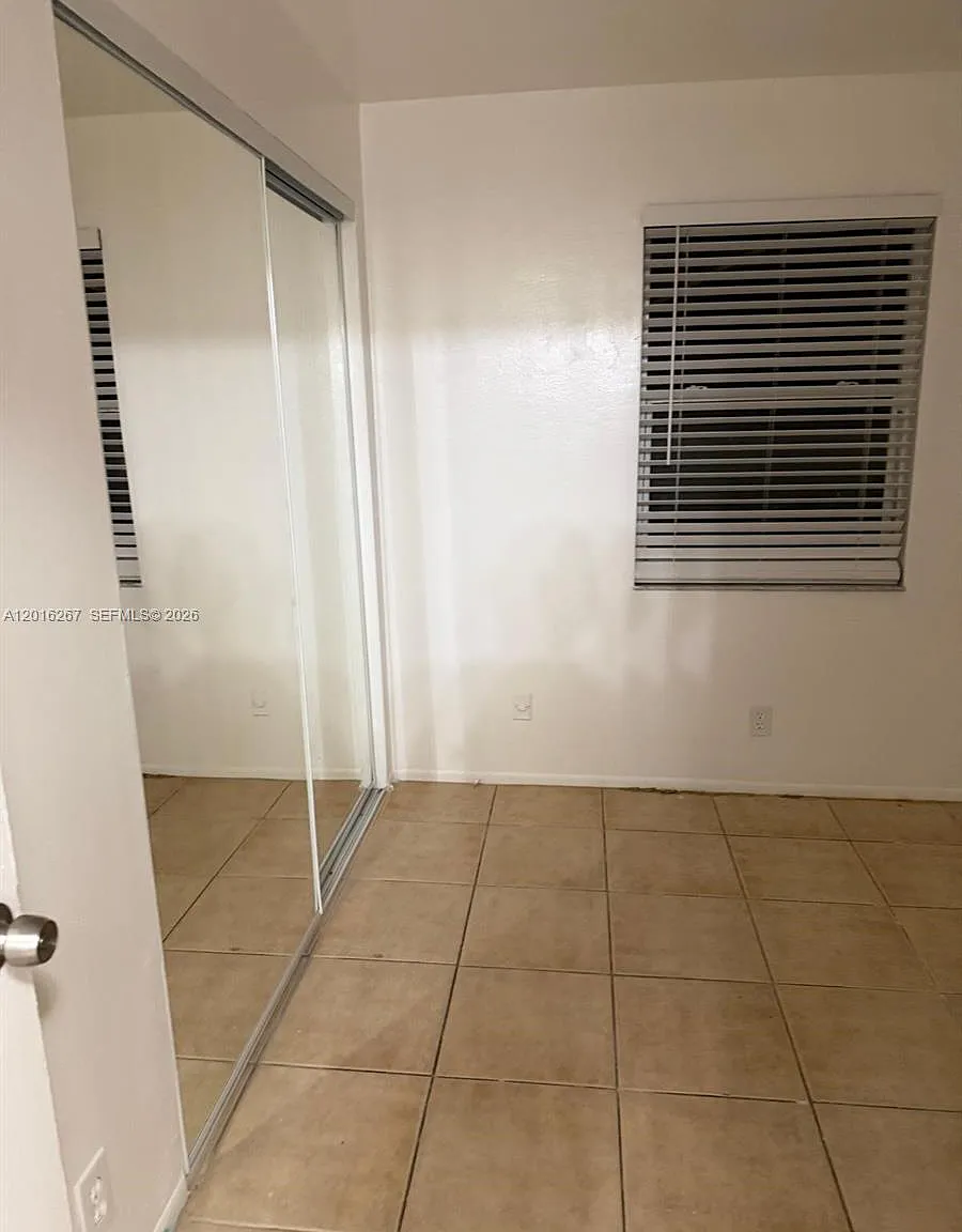 3 bed, 2.0 bath, 966 sqft, $1,900 — Photo 3