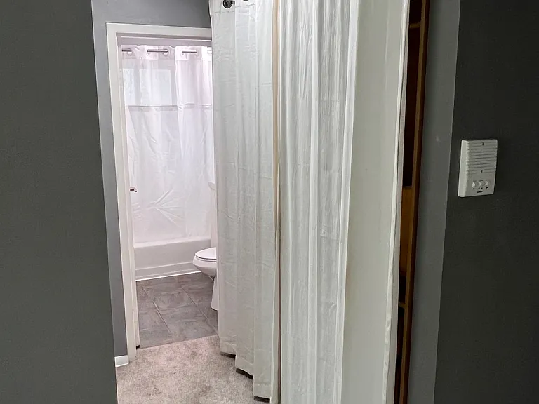 2747 Dupont Ave S #102 — Photo 13