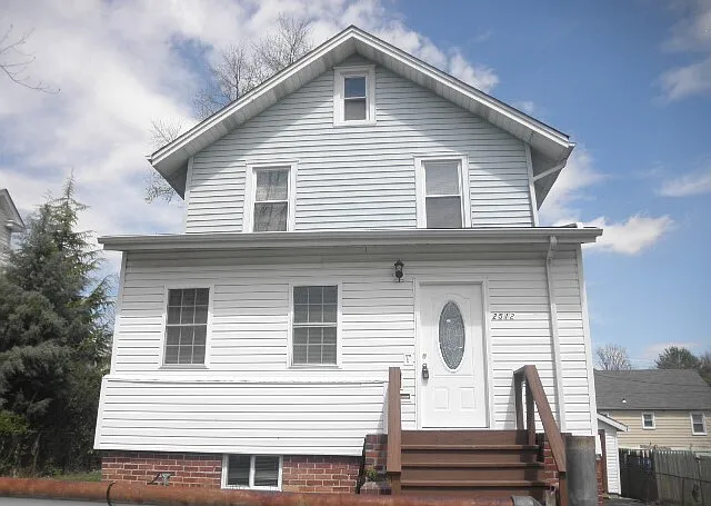 2512 Halcyon Ave — Photo 1