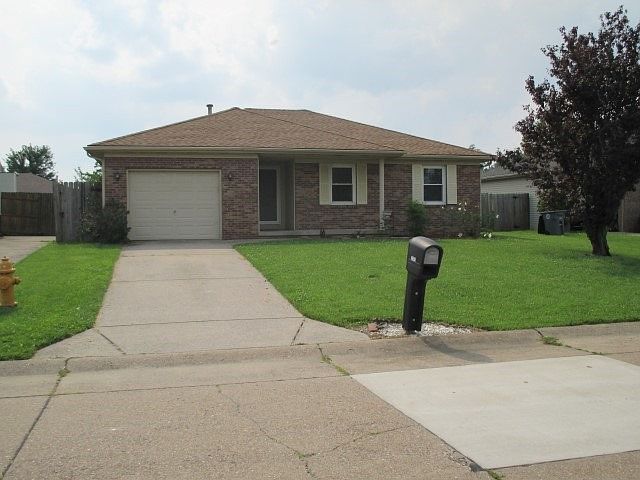 1st image of 2940 Gardenia Dr