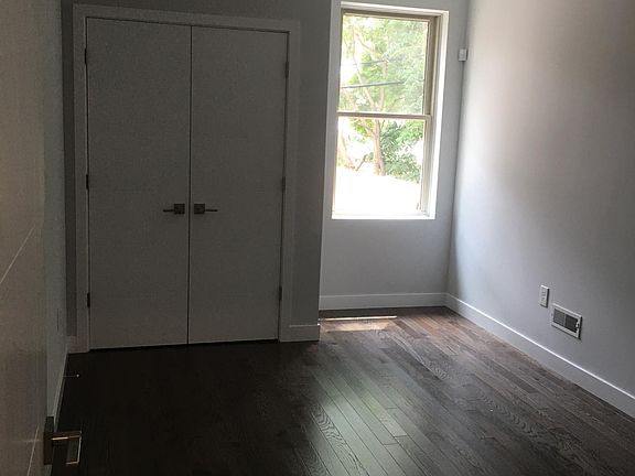 4th image of 1637 N 7th St Unit 1