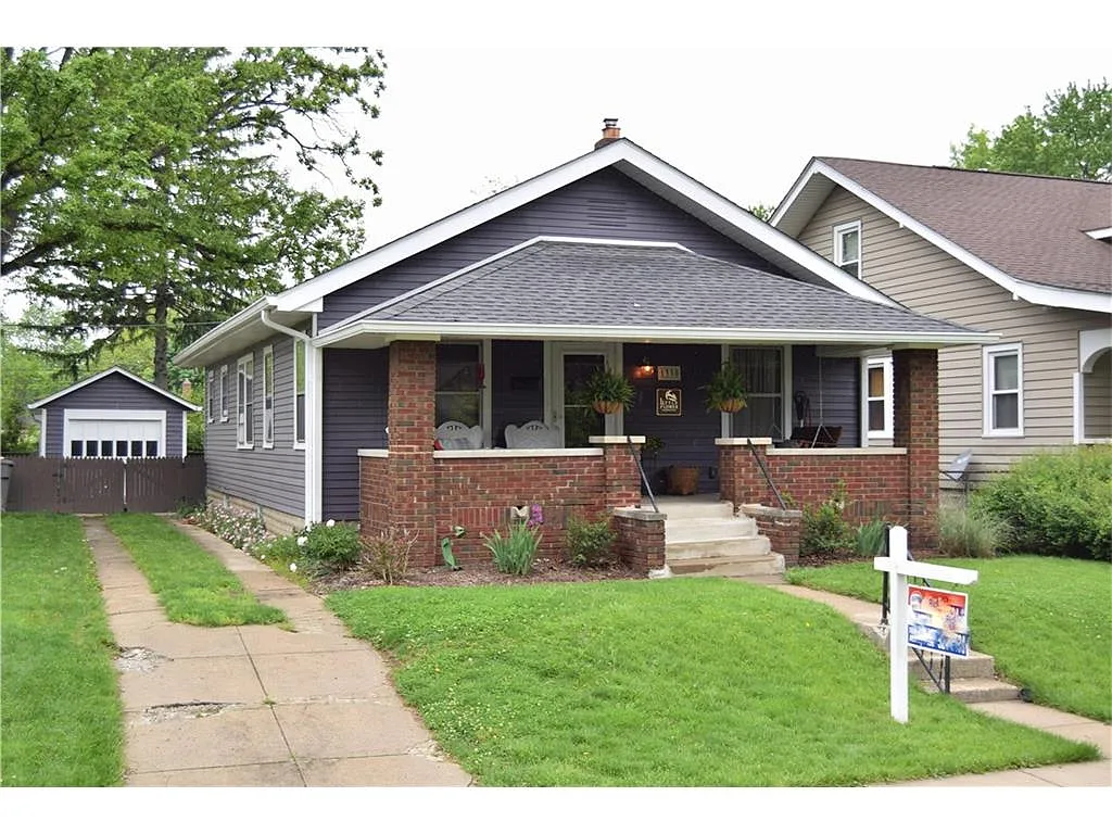 1330 N Riley Ave photo 1