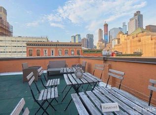 406 W 49th St APT 1A, New York, NY 10019