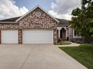 2042 S Celebration Ave, Springfield, MO 65809