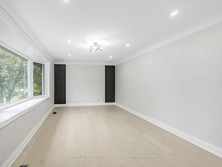 222 Hammersmith Ct #UPPER — Photo 10