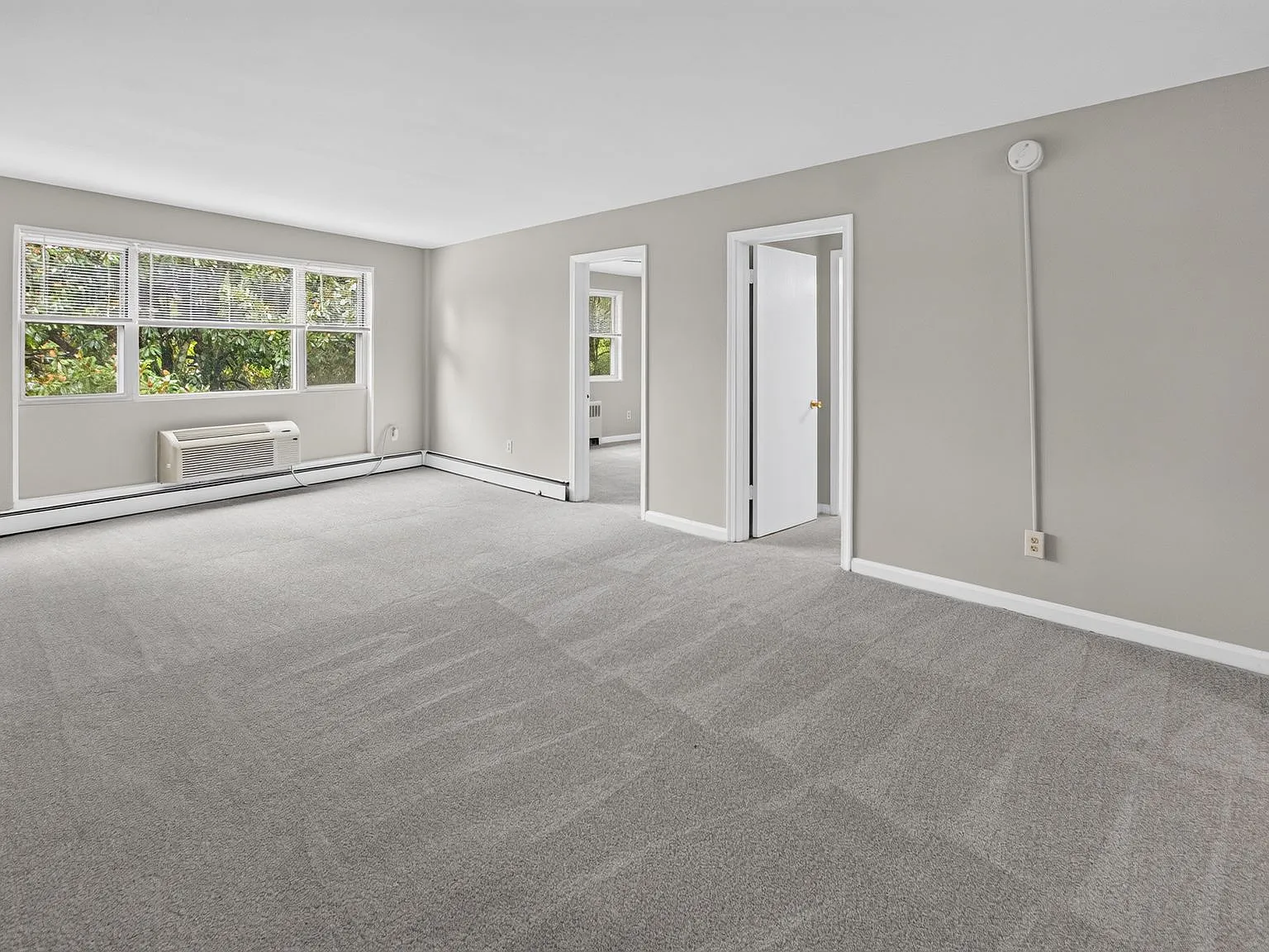 2 bed, $1,895 — Photo 2