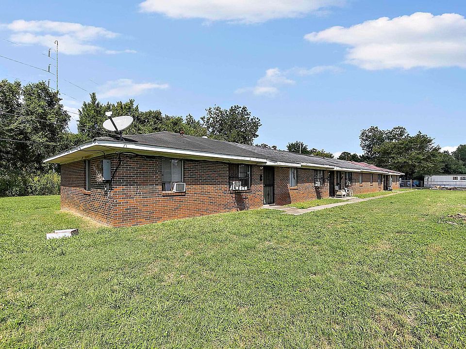 1st image of 2104 S Park Dr