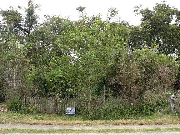 2nd image of 6809 Cathcart Dr