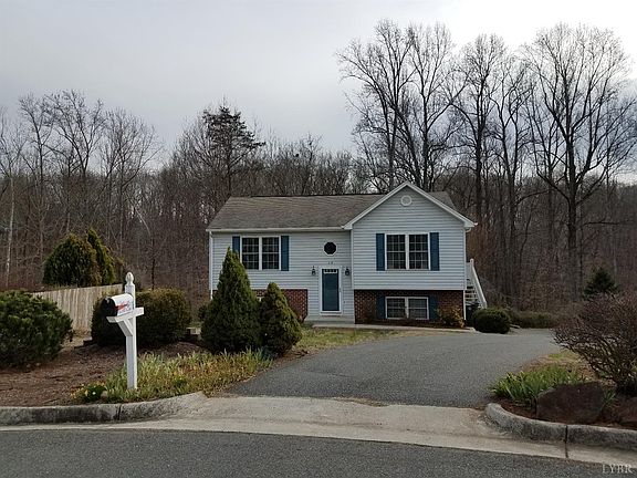 3rd image of 116 Averill Ct