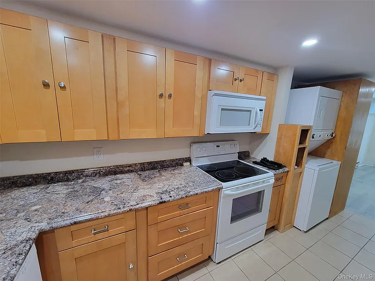 44 Main St #3 — Photo 7