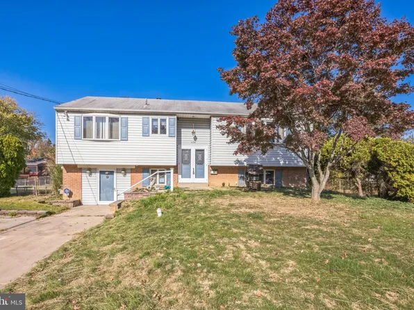 476 Hardman Ln, Warminster, PA 18974