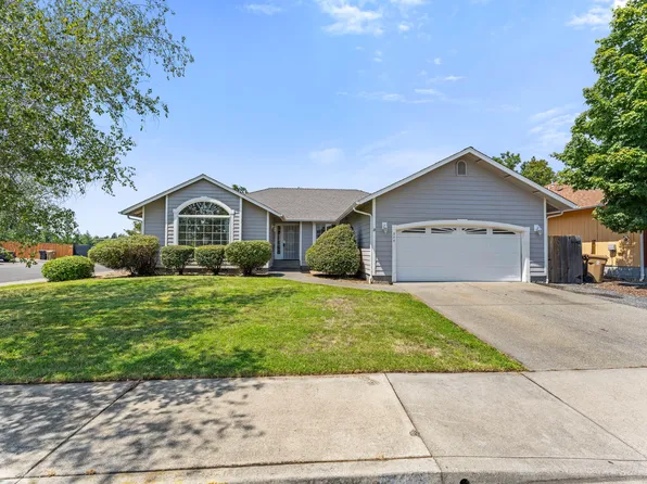 544 SW Anique Ln, Grants Pass, OR 97526