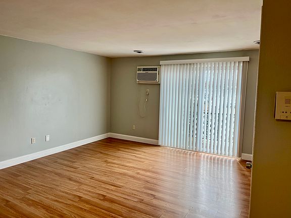 5th image of 225 Danforth St #3L