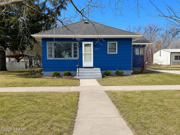 514 Oak Ave, Hatton, ND 58240