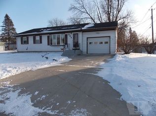 305 20th Pl SW, Mason City, IA 50401