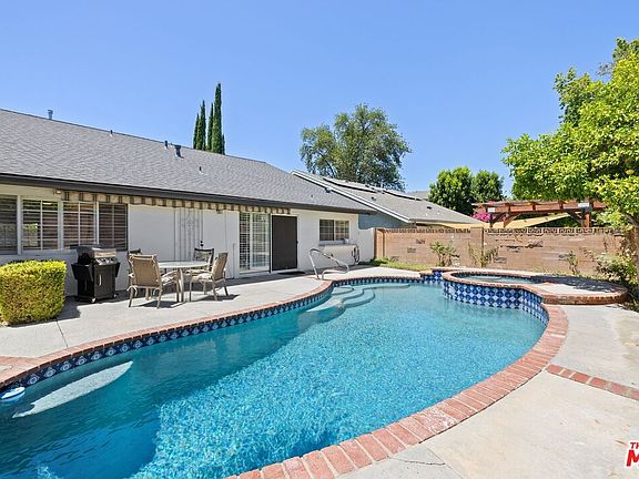 5th image of 6206 Hesperia Ave