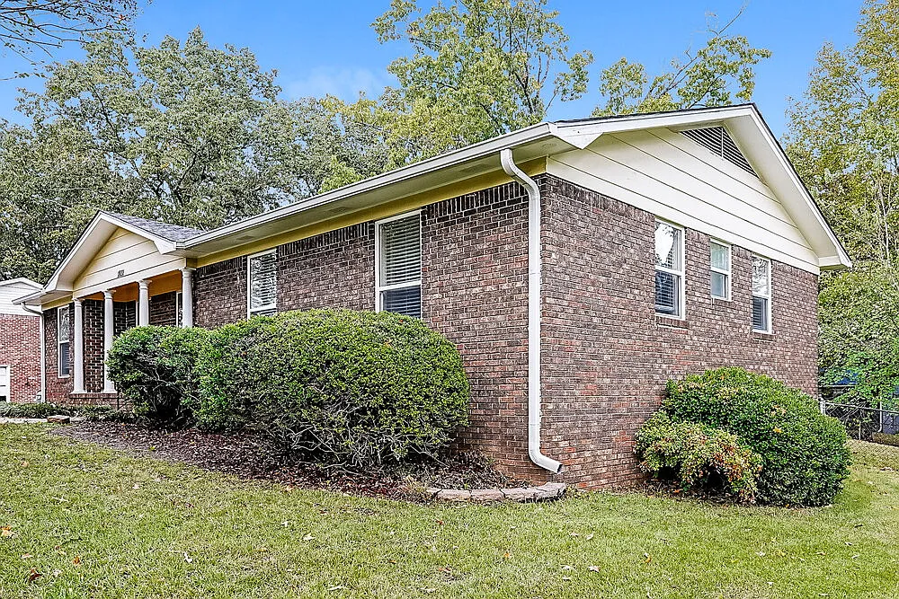 3 bed, 2.0 bath, 1600 sqft, $1,535 — Photo 3