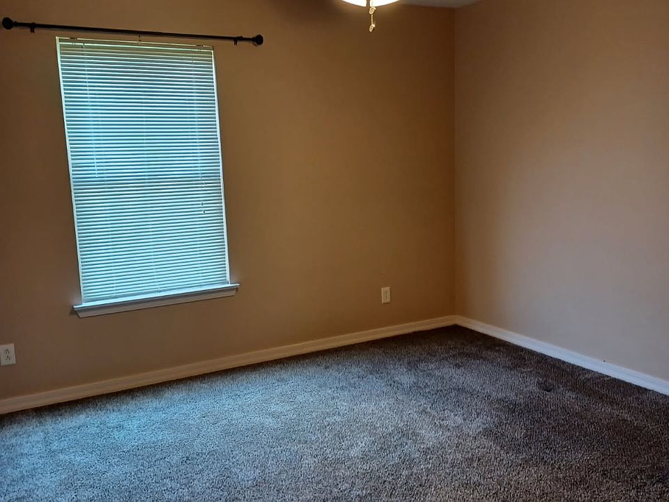 2nd image of 275 Toni Ln APT B