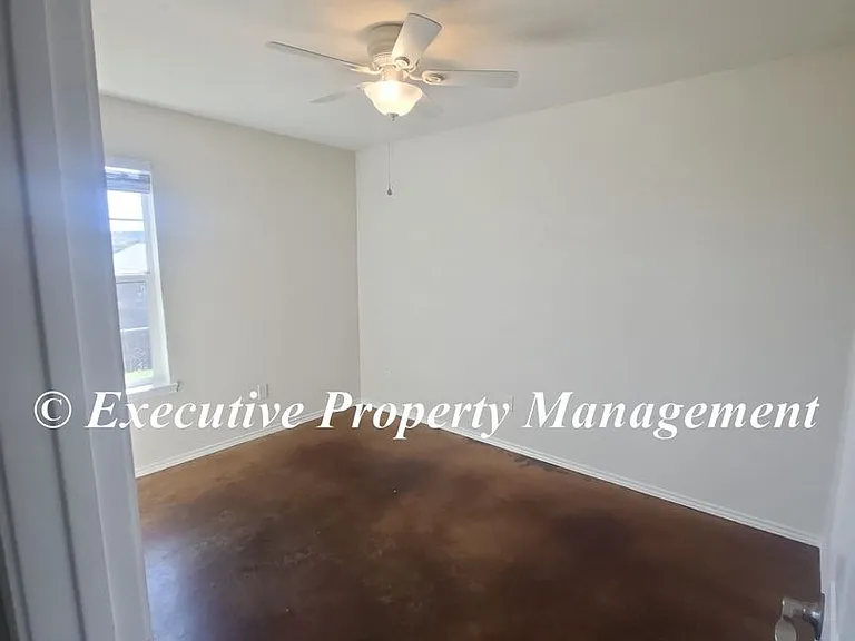 2921 Starlight Dr — Photo 10