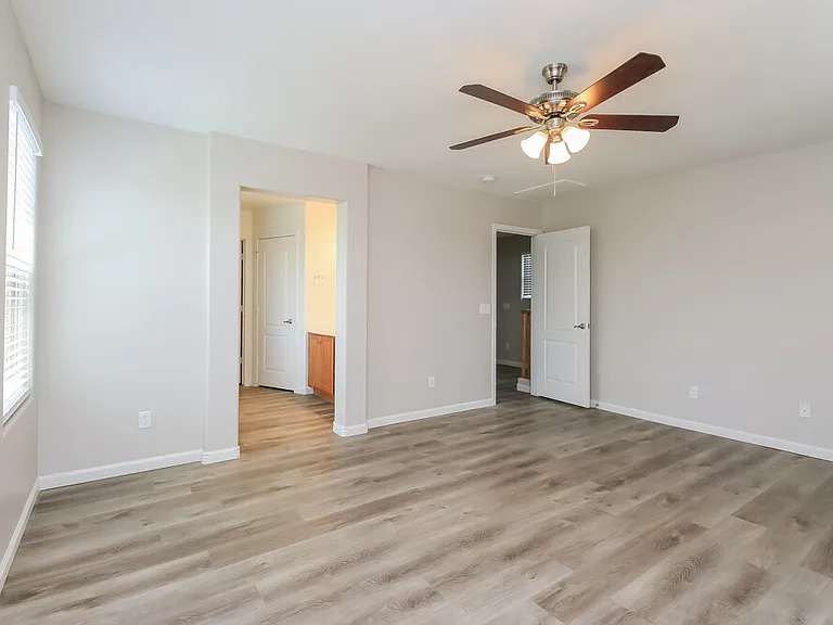 899 S Pheasant Dr — Photo 10