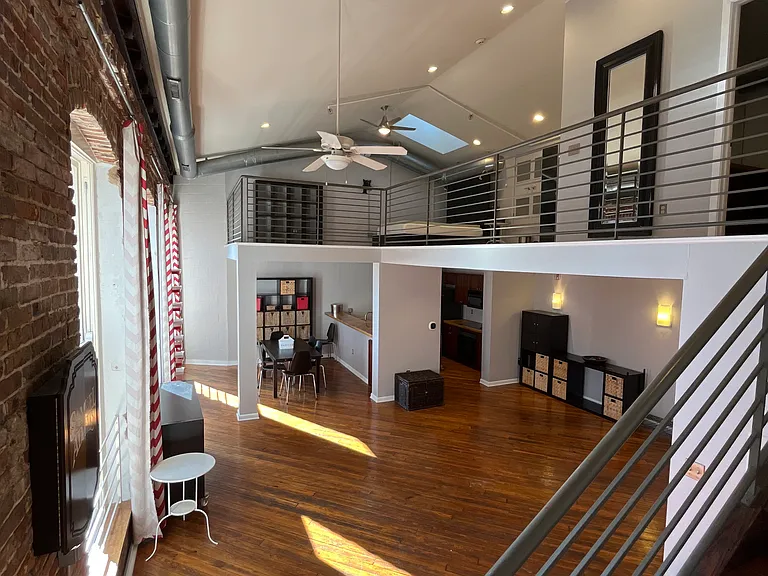 50 Gayoso Ave #403 — Photo 1