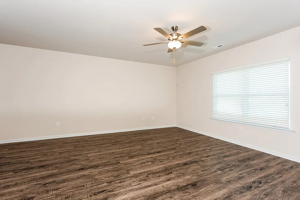 3 bed, 2.0 bath, 1610 sqft, $1,785 — Photo 4