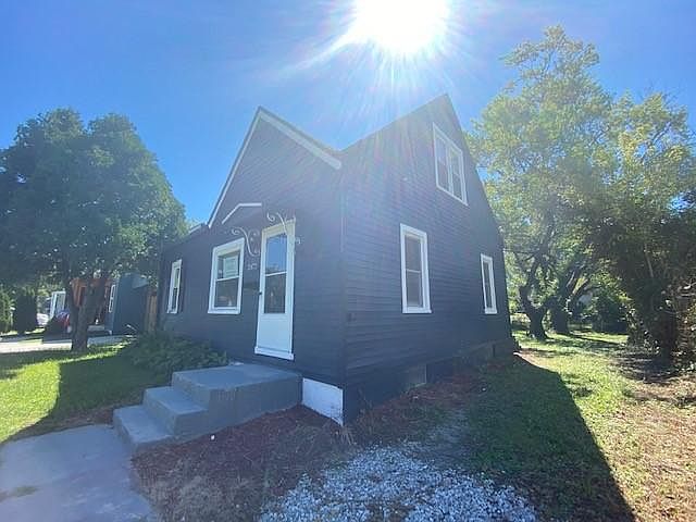 1st image of 2477 Vendome Dr
