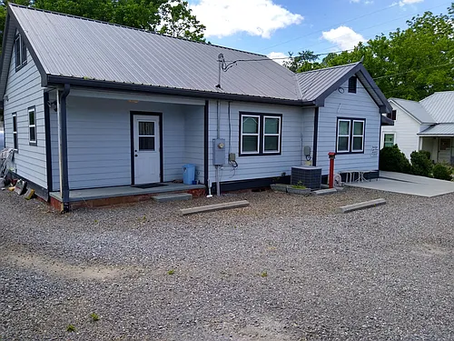 93 Willow St Photo 1