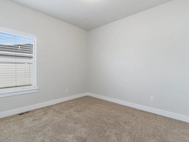 1015 White Birch Ave — Photo 20