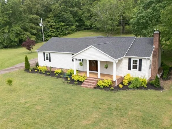 1152 E Poplar Ave, Selmer, TN 38375