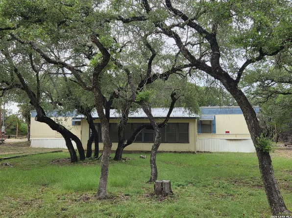 115 TIMBERLINE DR, Bandera, TX 78003
