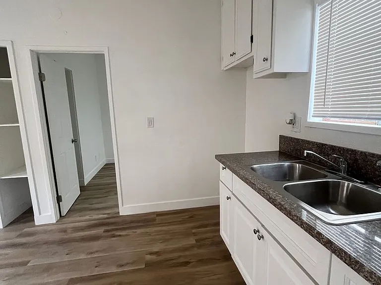 842 Alamitos Ave — Photo 22