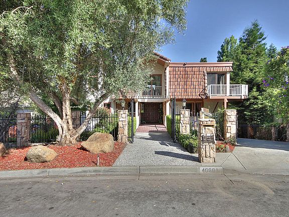 2nd image of 46661 Windmill Dr