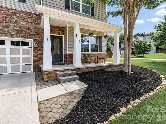 3rd image of 147 Colborne Dr