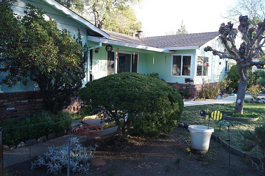 2nd image of 2984 Dorothy Dr