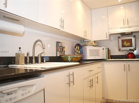 3rd image of 3 Island Ave APT 3K