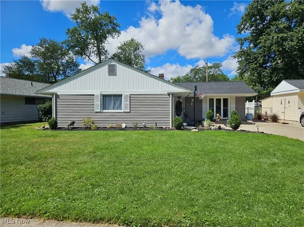 6418 Newland Rd, Parma Heights, OH 44130