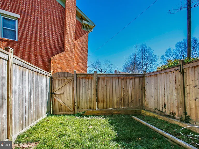 1525 Oronoco St — Photo 27