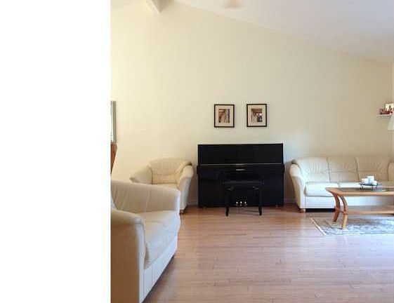 3rd image of 8 Canoe Brook Dr