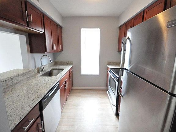 2nd image of 960 Quay Ave APT D