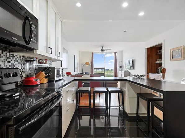 5110 San Felipe St Unit 151W, Houston, TX 77056