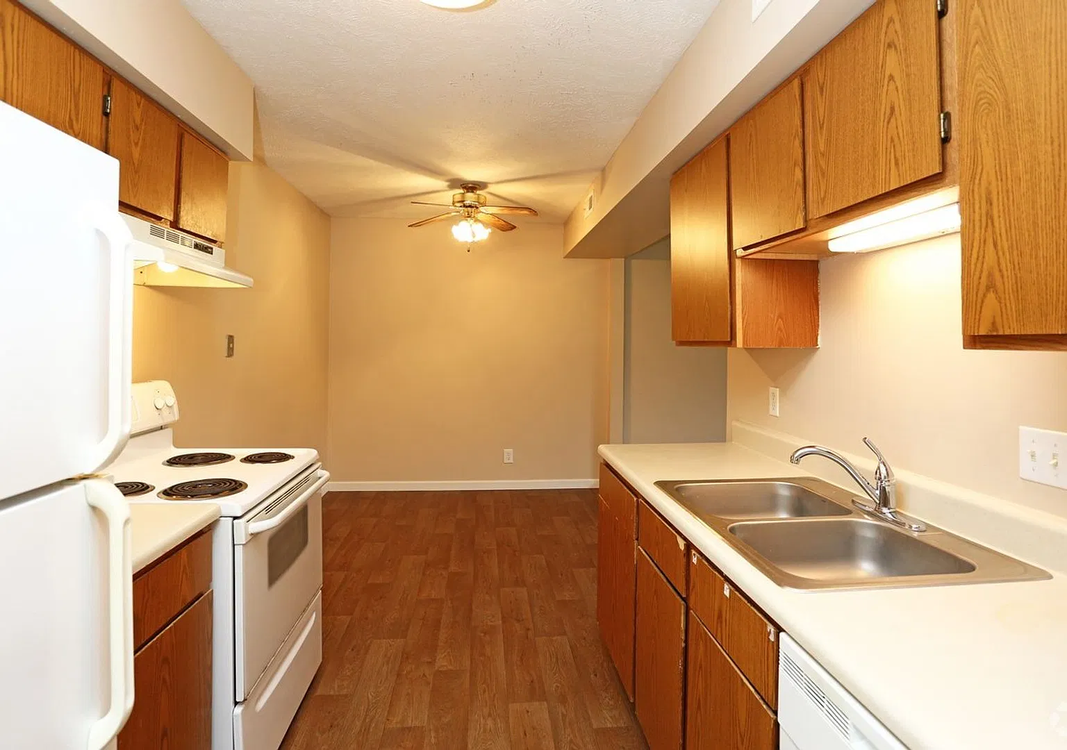 Residences at Fox Pointe — Photo 4