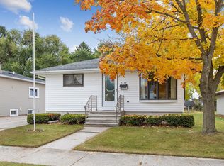 2735 12th St, Two Rivers, WI 54241